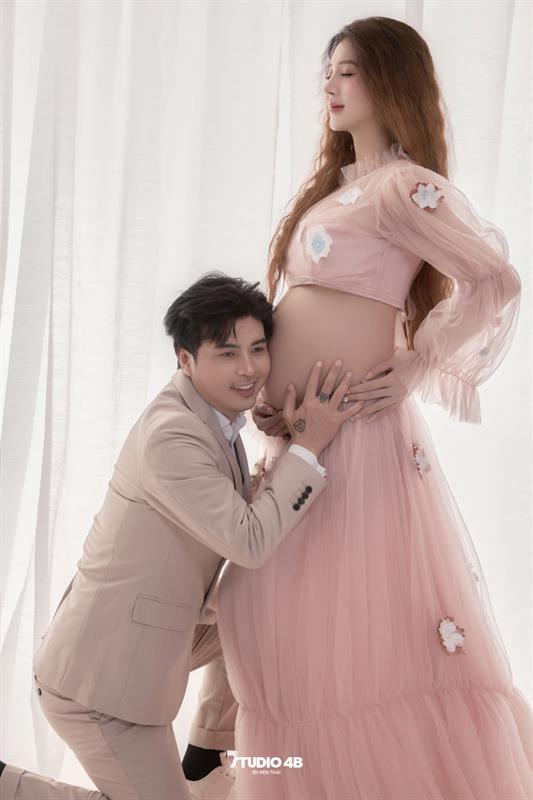 Vợ Chồng Ca Sĩ Hồ Quang Hiếu